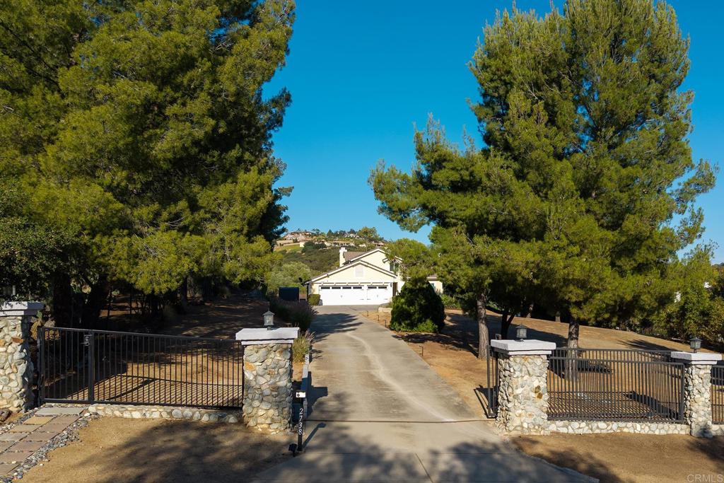 2738 Victoria Cir Property Photo 42