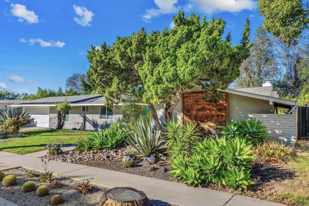 9378 Loren Drive Property Photo 1