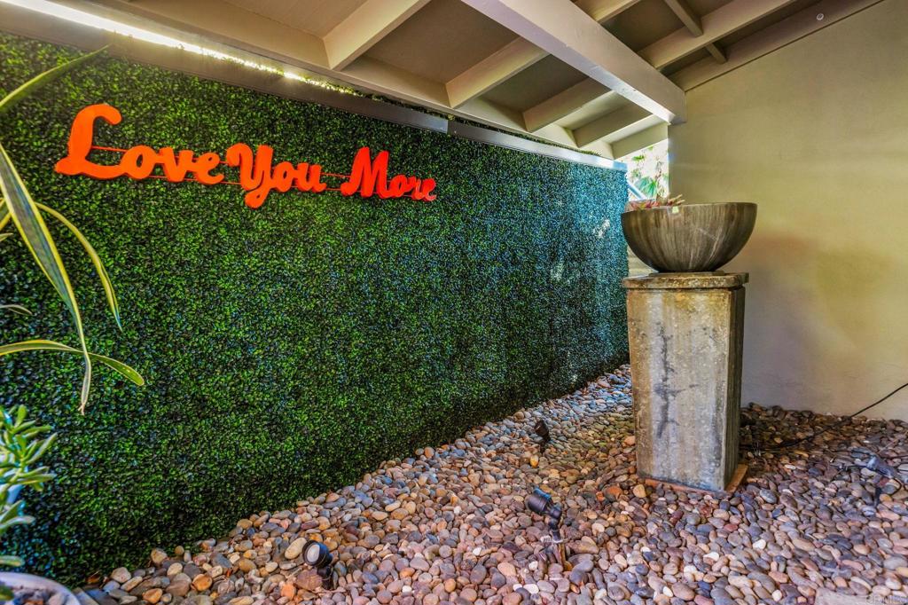 9378 Loren Drive Property Photo 11