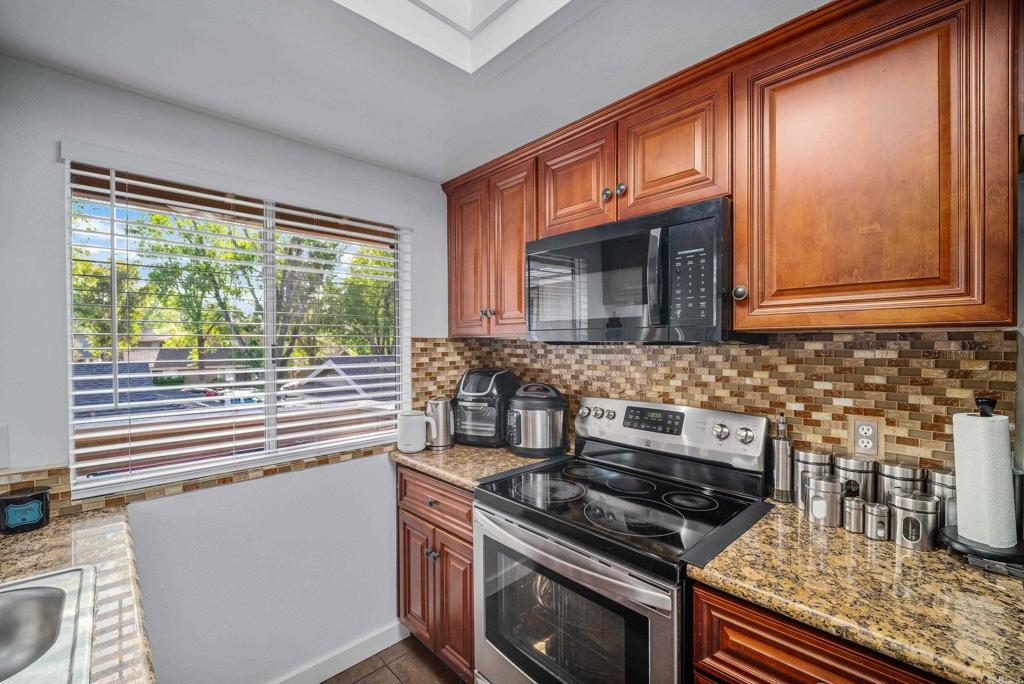 963 Amistad Place D Property Photo 8