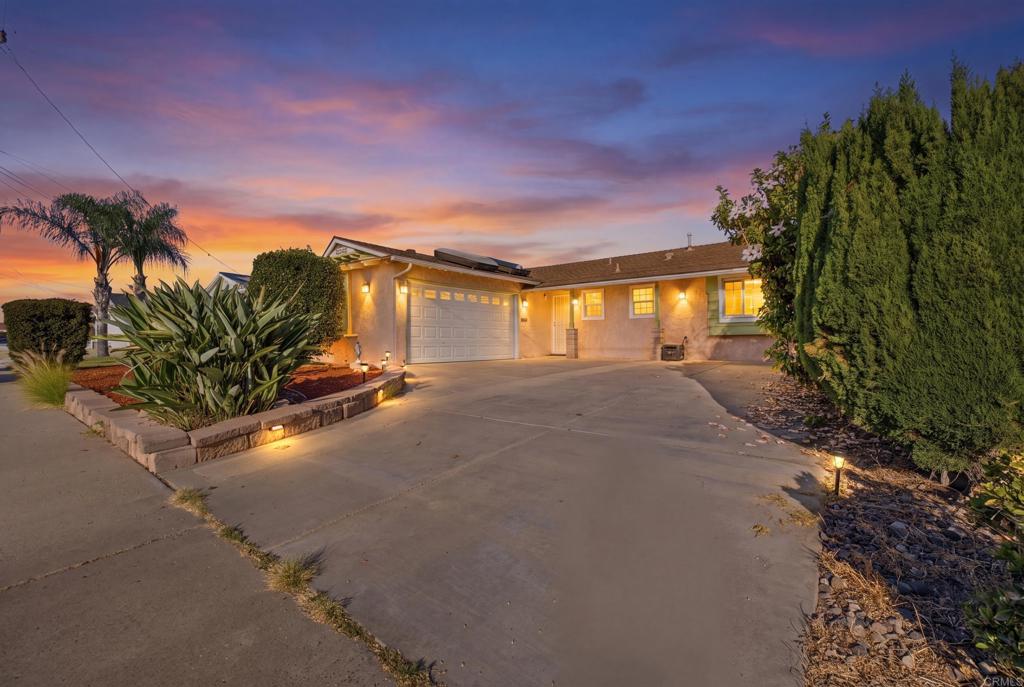 1941 La Corta Street Property Photo 1