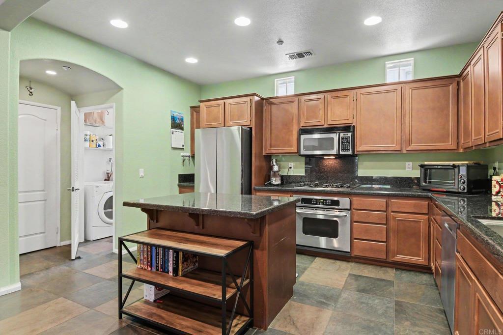 2163 Dutchman Court 79 Property Photo 16