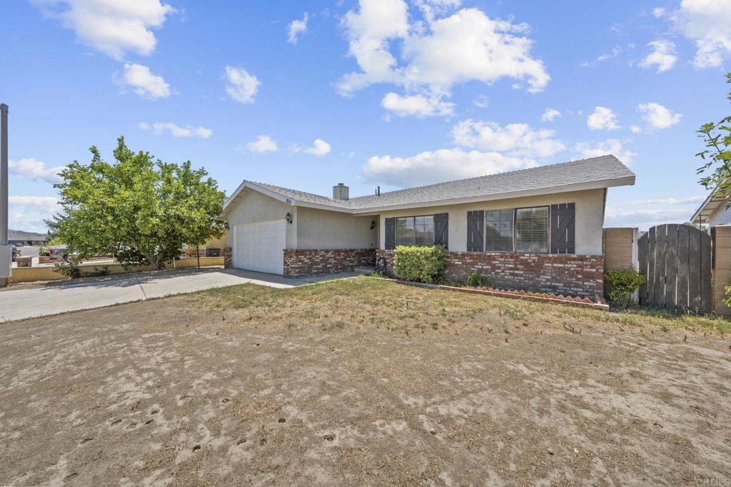 255 Cavendish Drive Property Photo 3