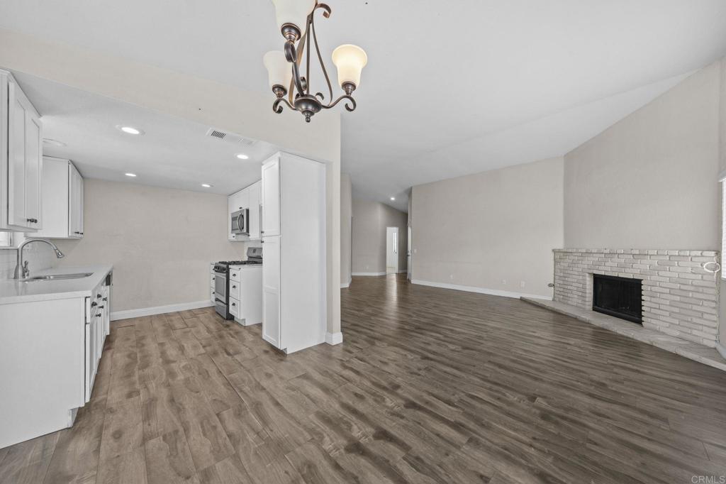 255 Cavendish Drive Property Photo 11