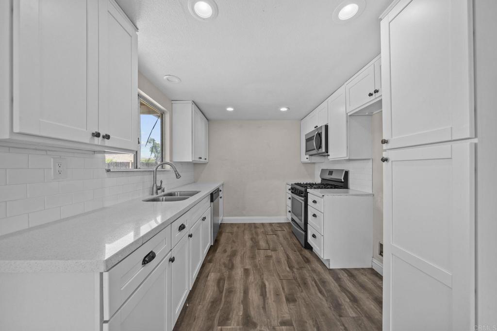 255 Cavendish Drive Property Photo 14