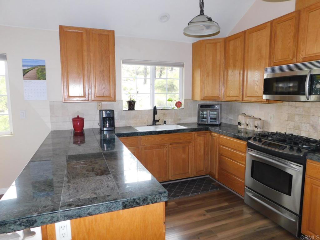 3355 Lakeview Drive Property Photo 9