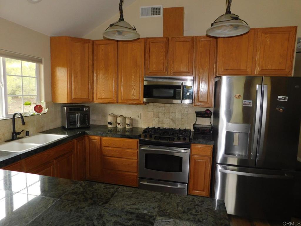 3355 Lakeview Drive Property Photo 10