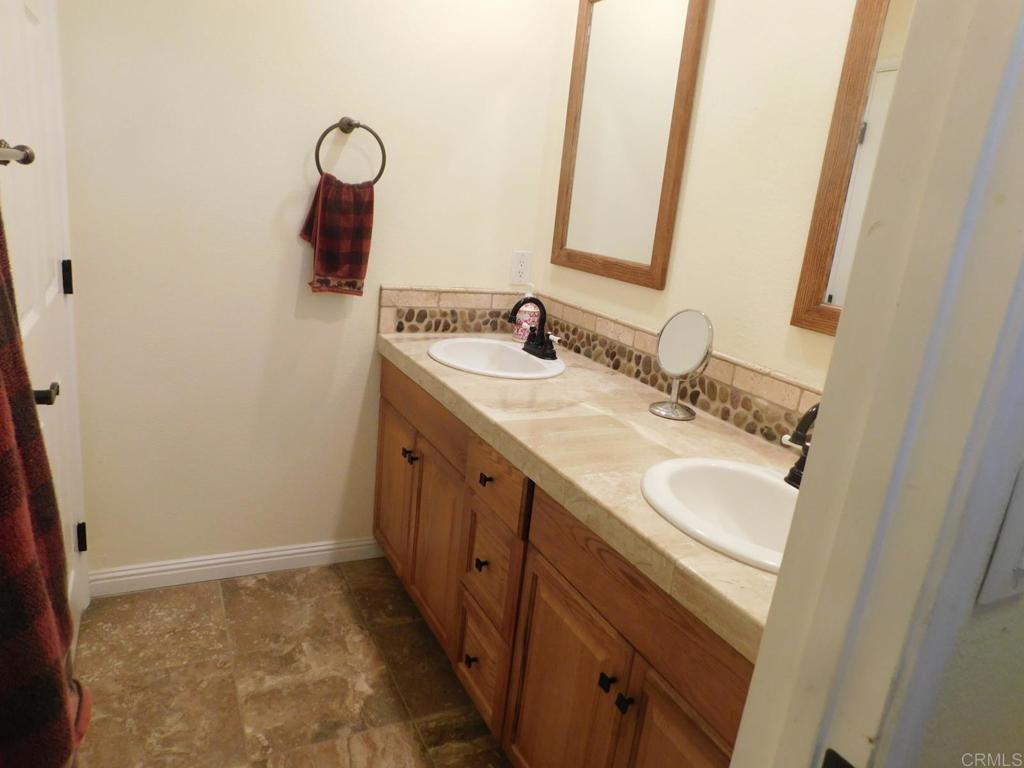 3355 Lakeview Drive Property Photo 15