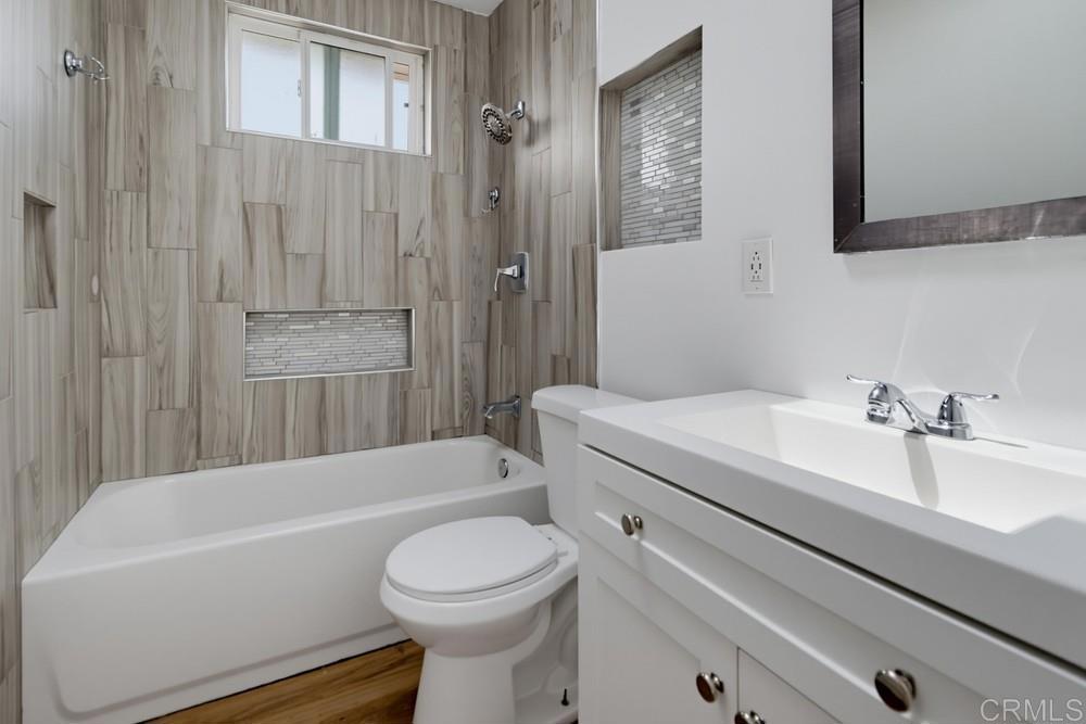 2585 Deauville Street Property Photo 22