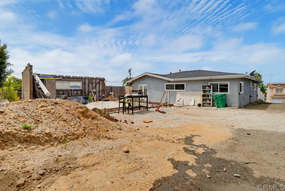2585 Deauville Street Property Photo 25