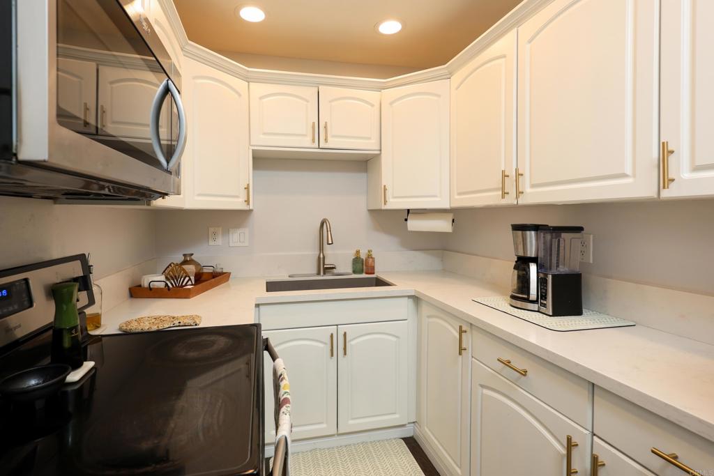 6876 Parkside Ave Property Photo 10
