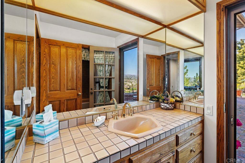 1605 Vista Del Valle Property Photo 46