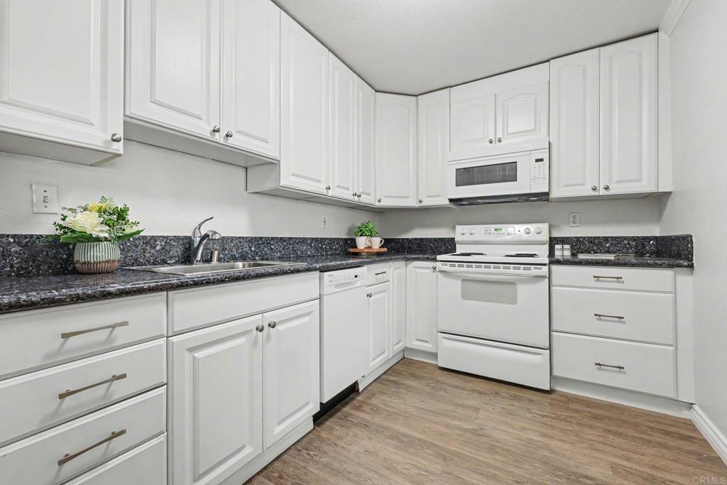 679 Seacoast Drive Property Photo 13