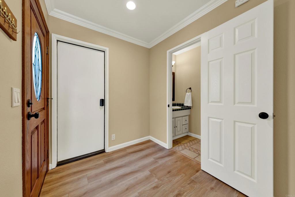 44552 La Paz Road Property Photo 6