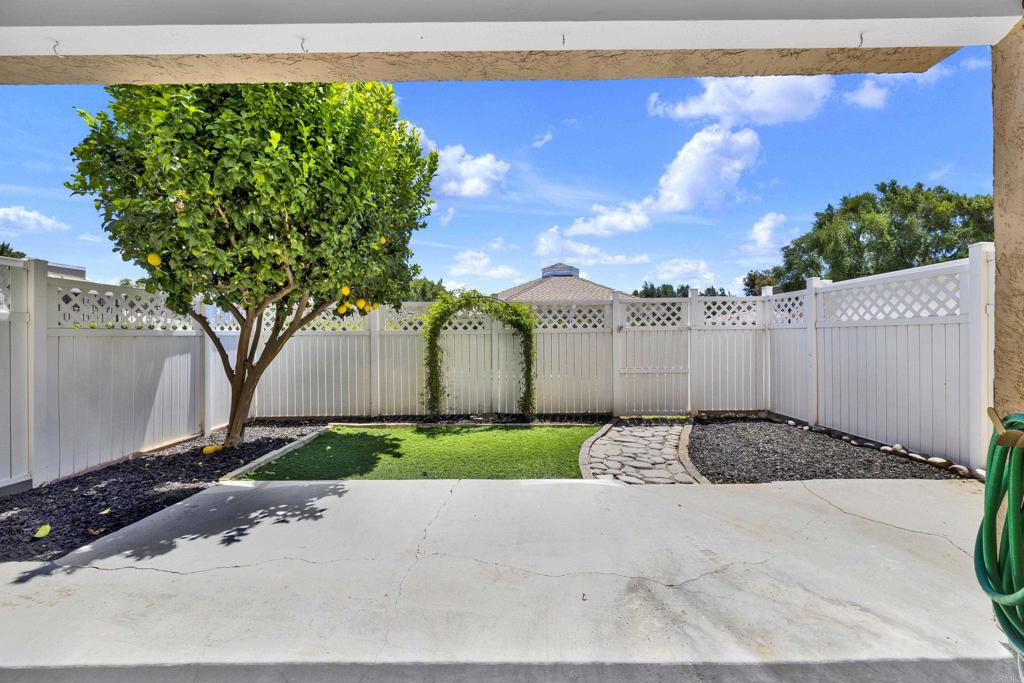 44552 La Paz Road Property Photo 40