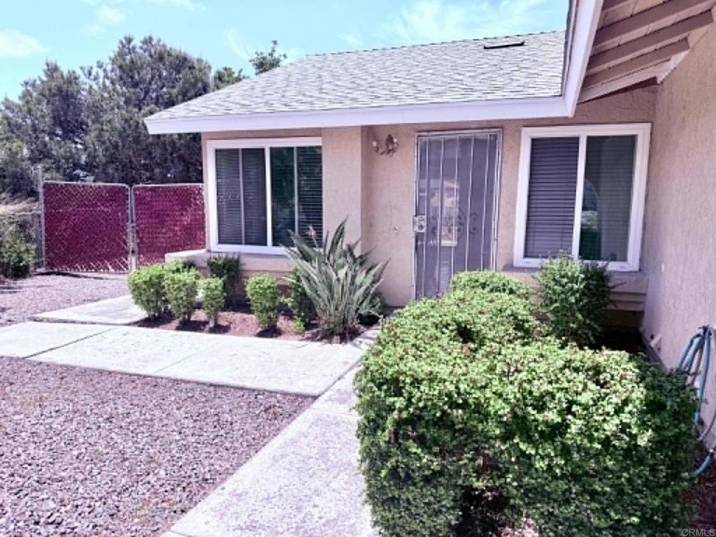 1270 Valencia Pkwy Property Photo 4