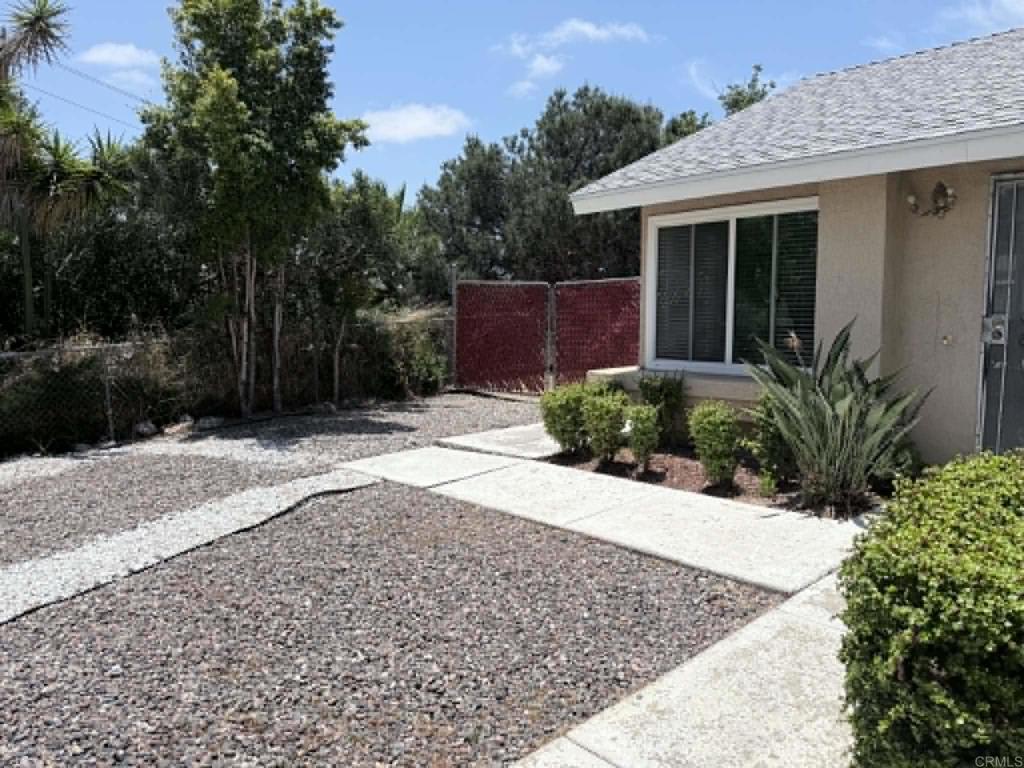 1270 Valencia Pkwy Property Photo 5