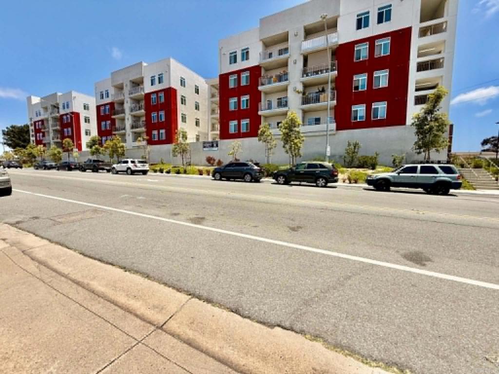 1270 Valencia Pkwy Property Photo 8