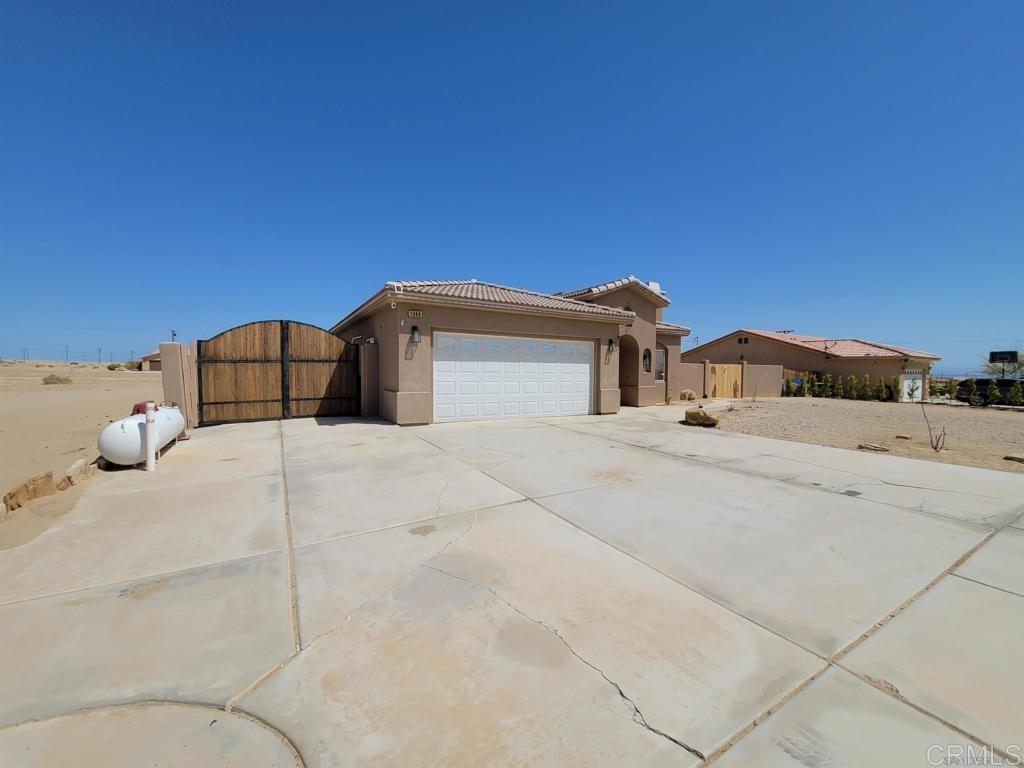 1368 Van Buren Property Photo 1