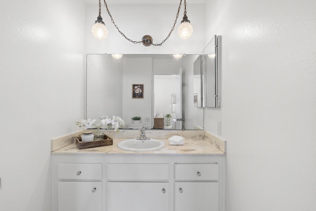 1396 Valencia Loop Property Photo 20
