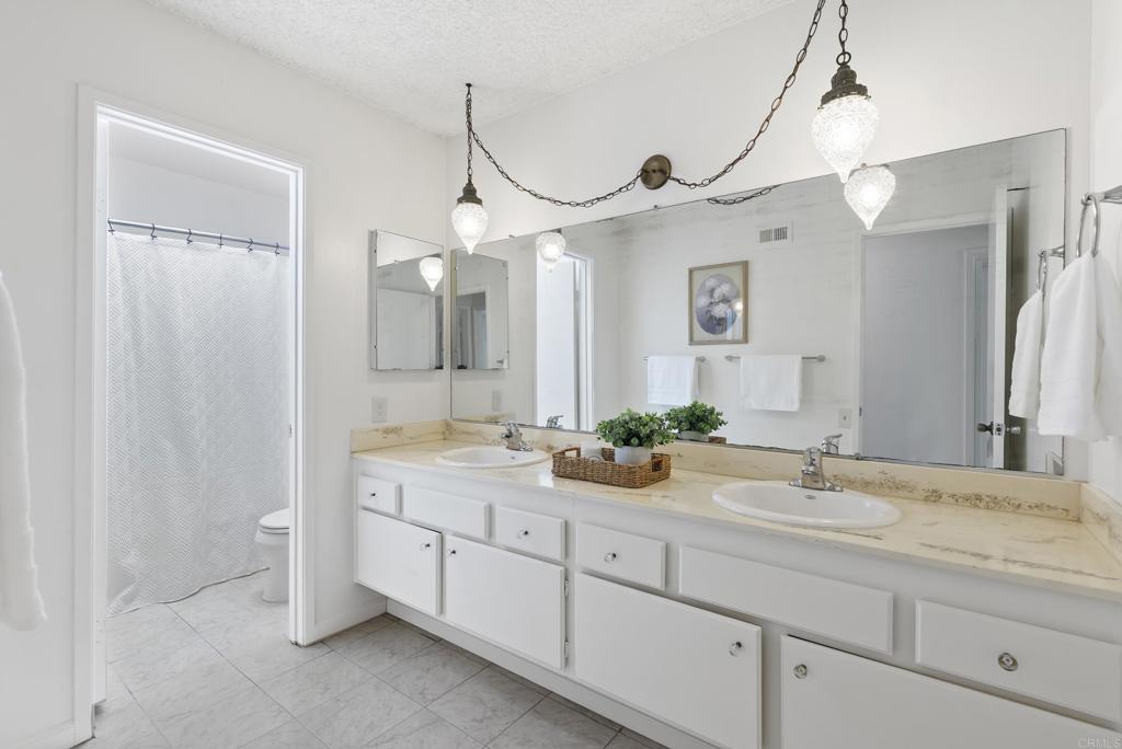 1396 Valencia Loop Property Photo 30