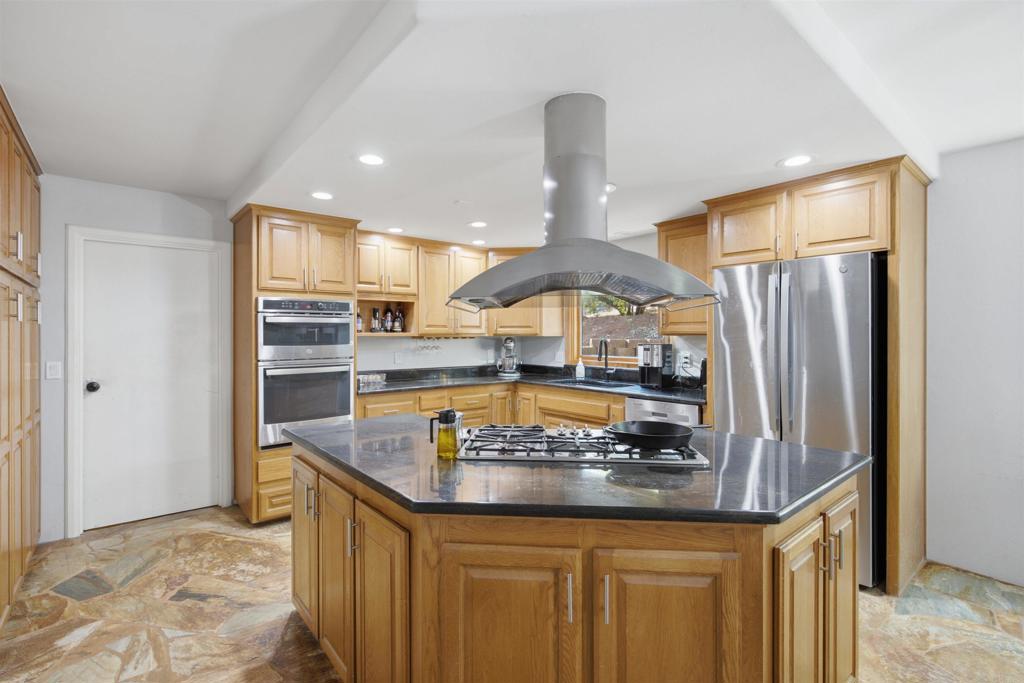 11151 Oak Creek Drive Property Photo 10