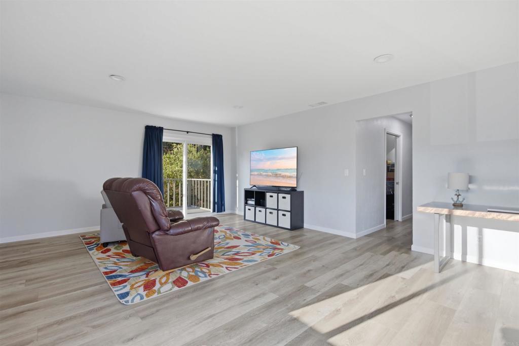 11151 Oak Creek Drive Property Photo 14