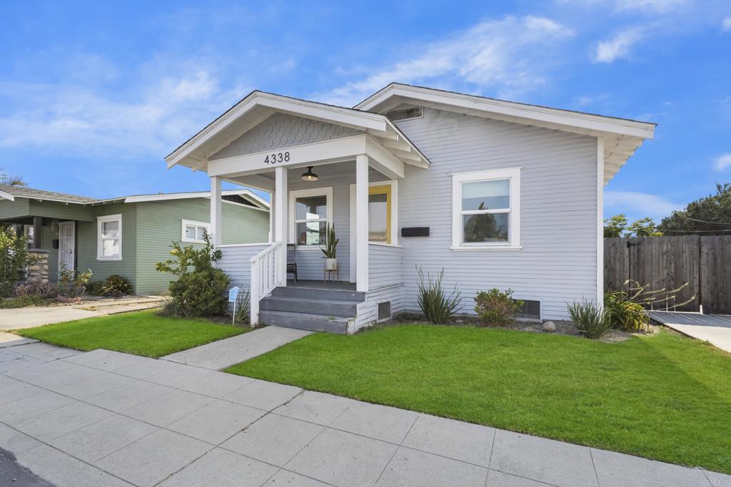 4338 33 Rd Place Property Photo 1