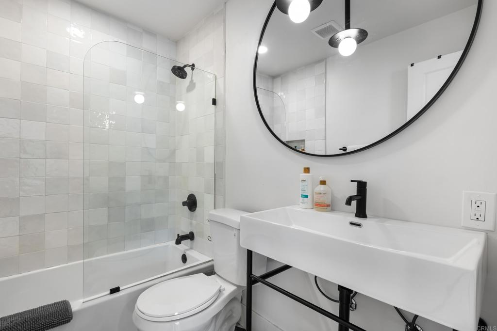 4338 33 Rd Place Property Photo 12