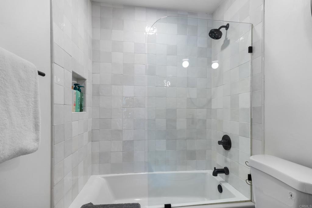 4338 33 Rd Place Property Photo 13