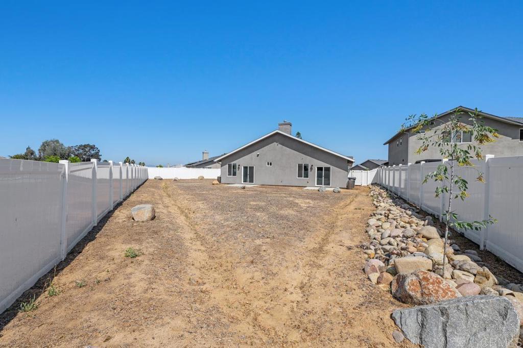 1617 Mauzy Way Property Photo 23
