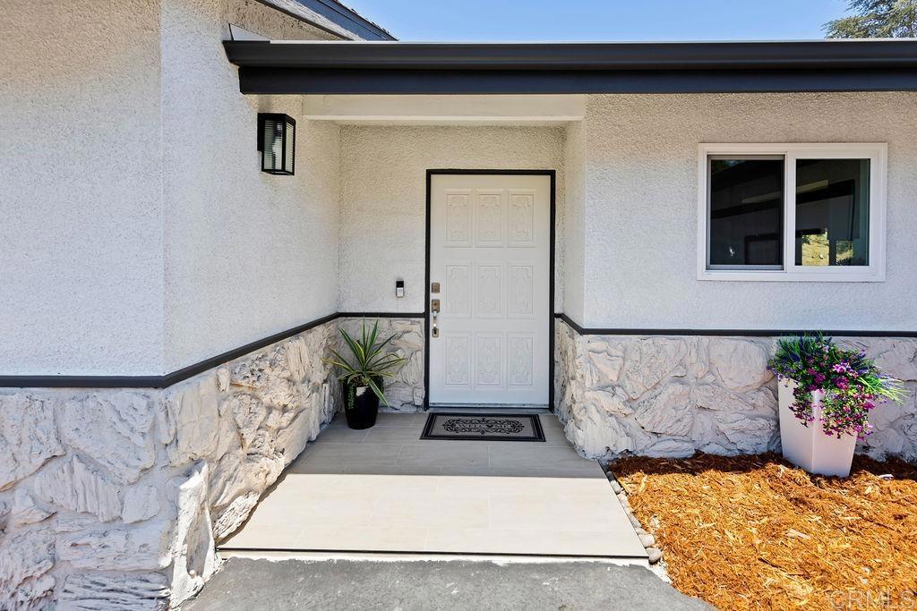 12172 Gay Rio Drive Property Photo 3