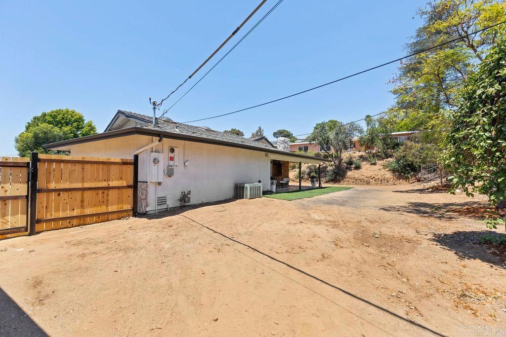 12172 Gay Rio Drive Property Photo 37