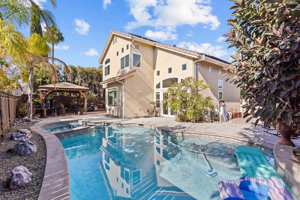 522 Bayona Loop Property Photo 48