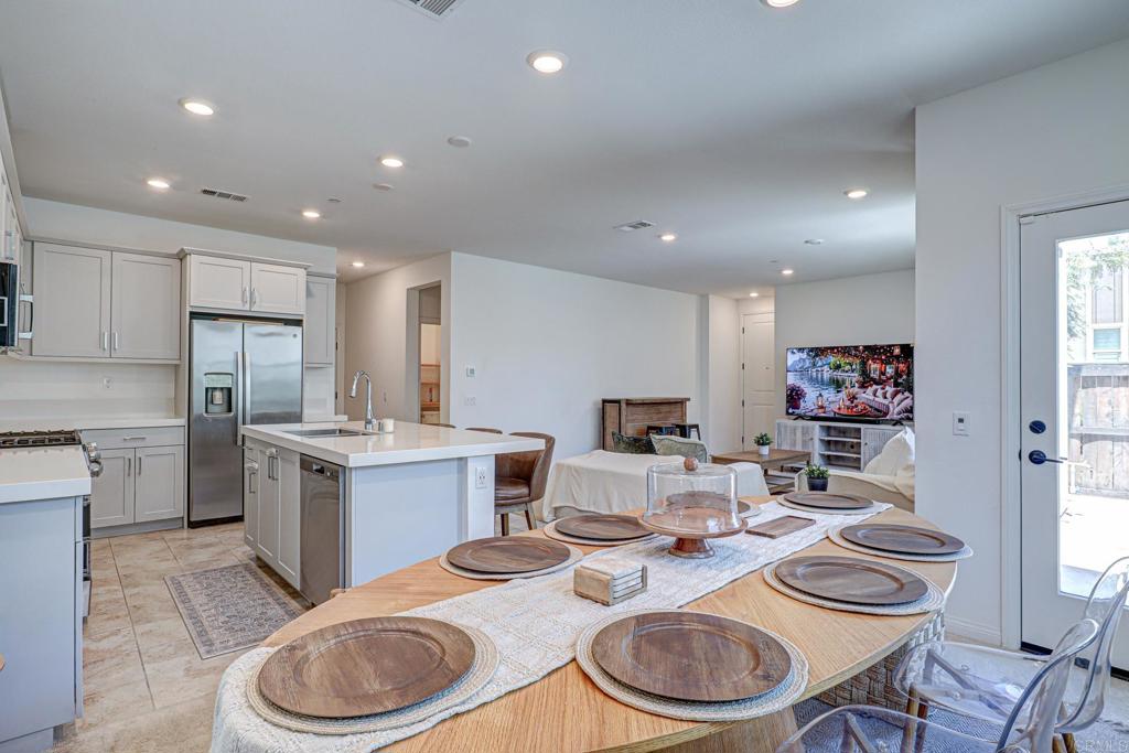 2277 Trevi Circle Property Photo 11