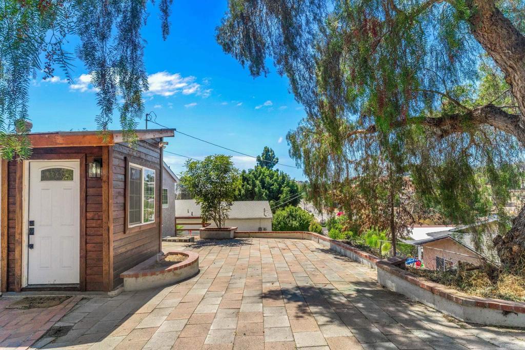 6729 Broadway Property Photo 4