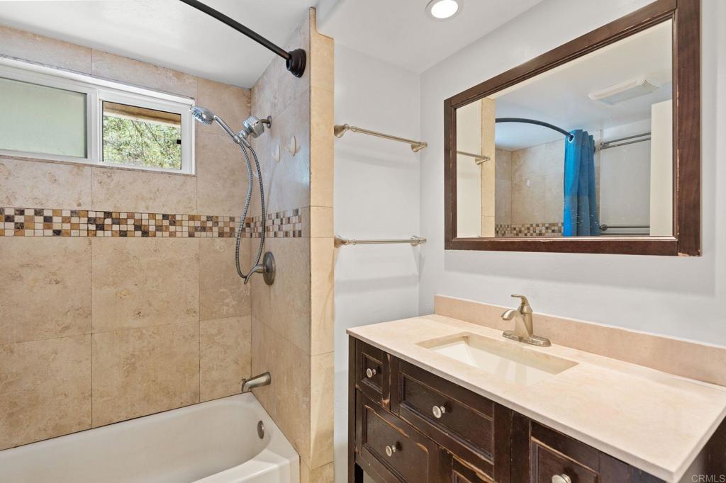 4722 Park Ln Property Photo 10
