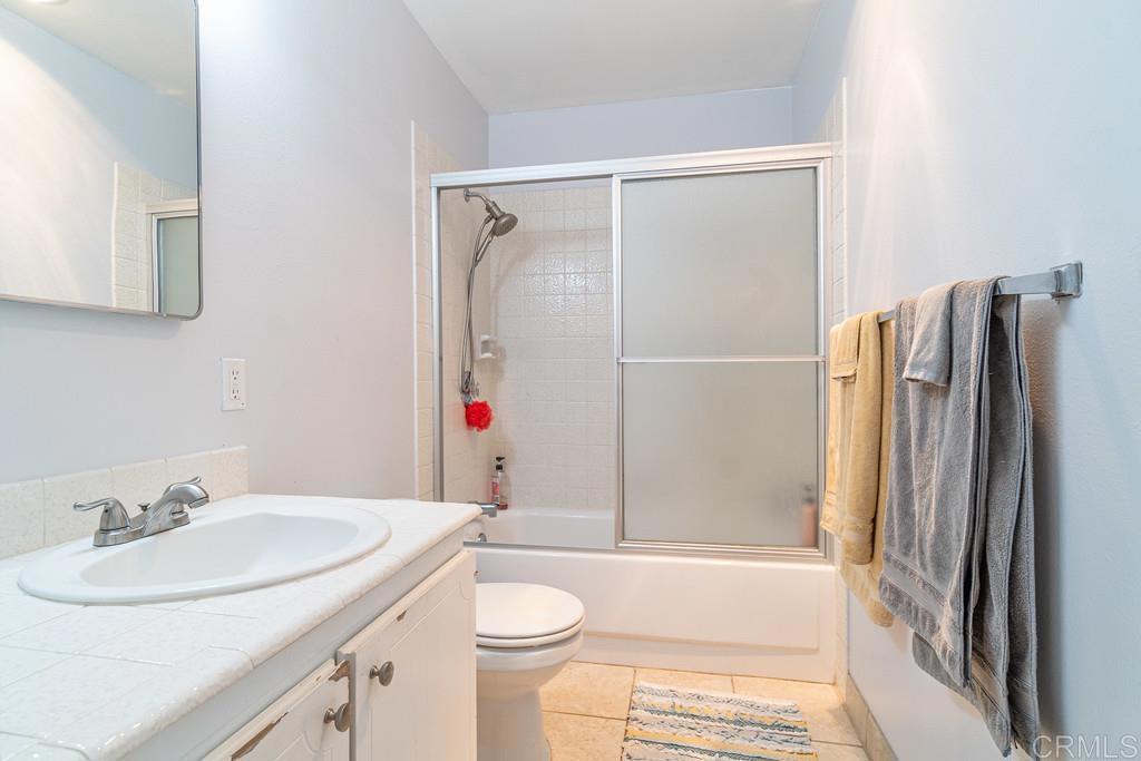 818 E Washington Avenue Property Photo 17