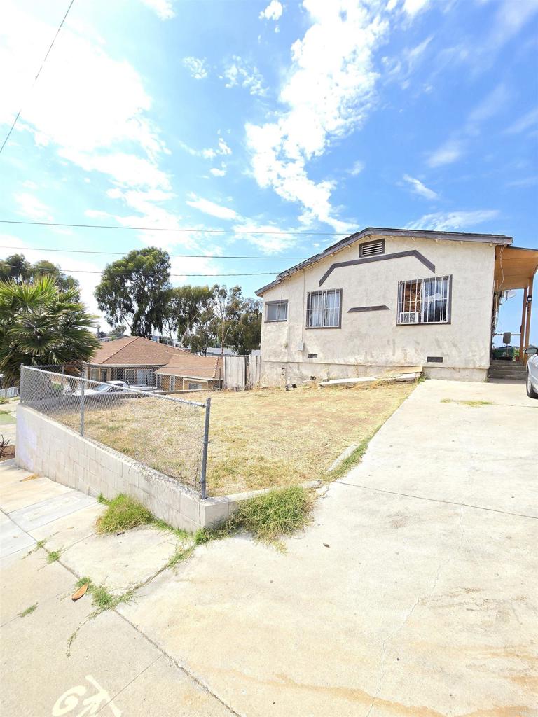 4166 Newton Avenue Property Photo 2