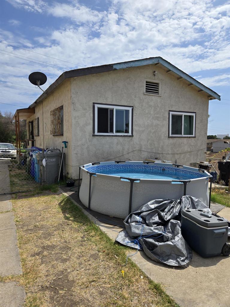 4166 Newton Avenue Property Photo 3