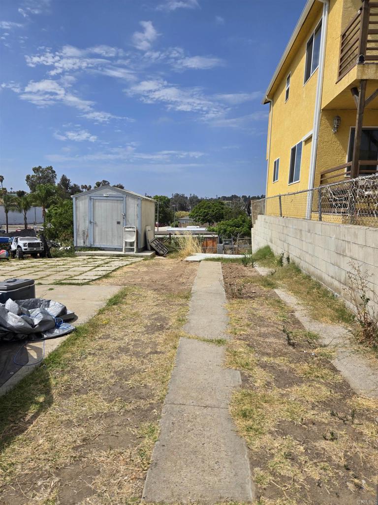 4166 Newton Avenue Property Photo 4