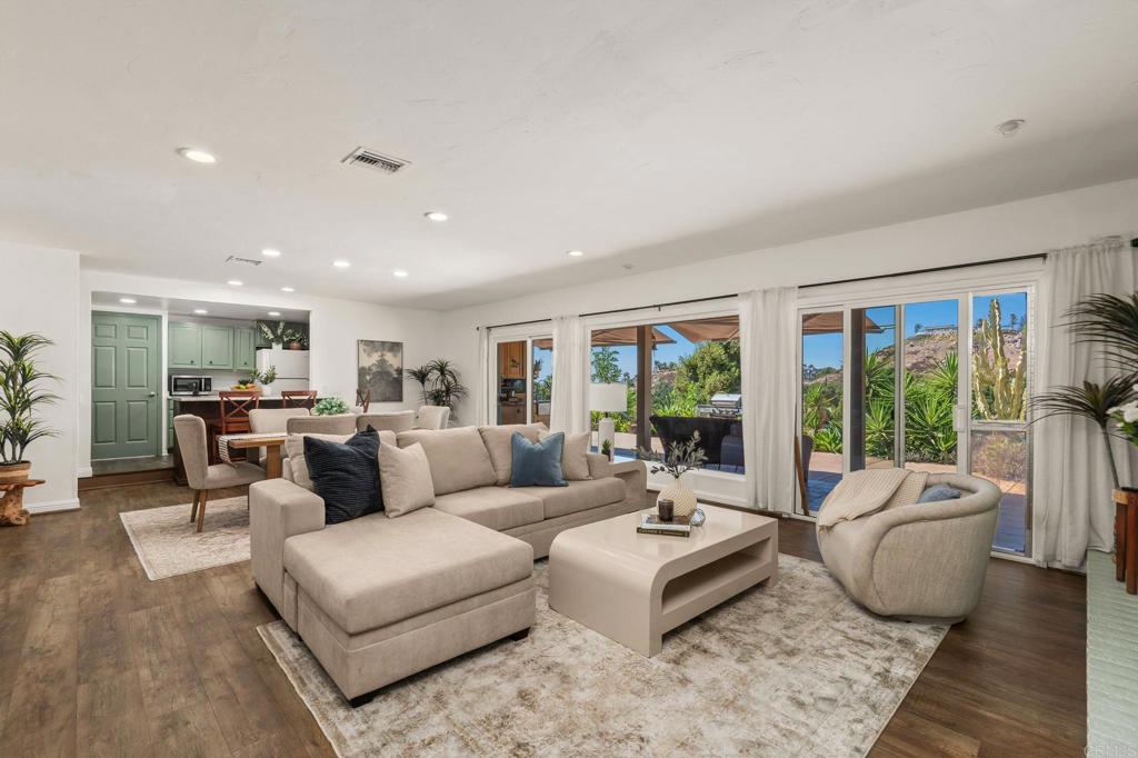510 Burgasia Path Property Photo 4