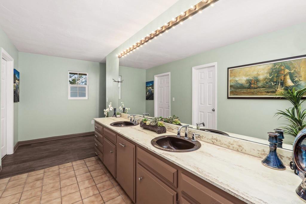 510 Burgasia Path Property Photo 16