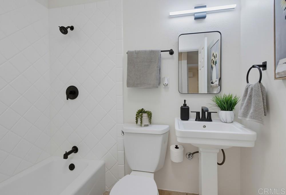 6954 Ballinger Property Photo 10