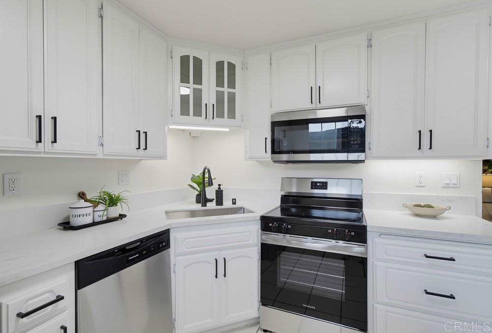 6954 Ballinger Property Photo 16