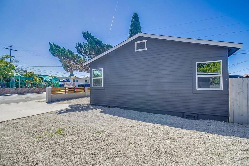 854 856 45th Street Property Photo 9