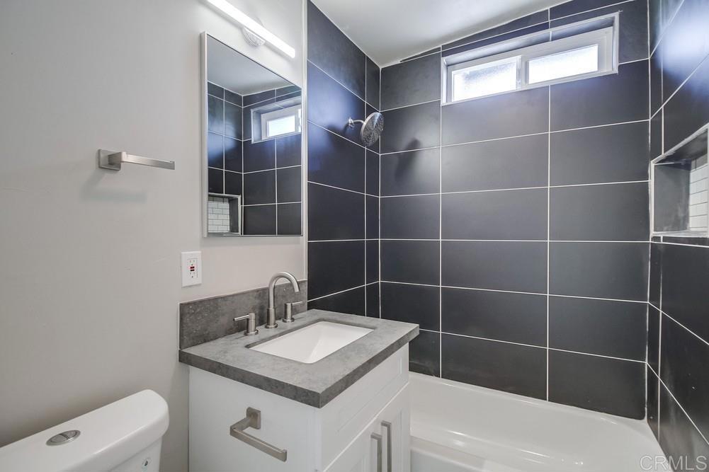 854 856 45th Street Property Photo 49