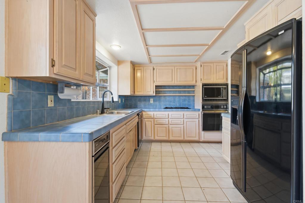 28104 Glenmeade Way Property Photo 15