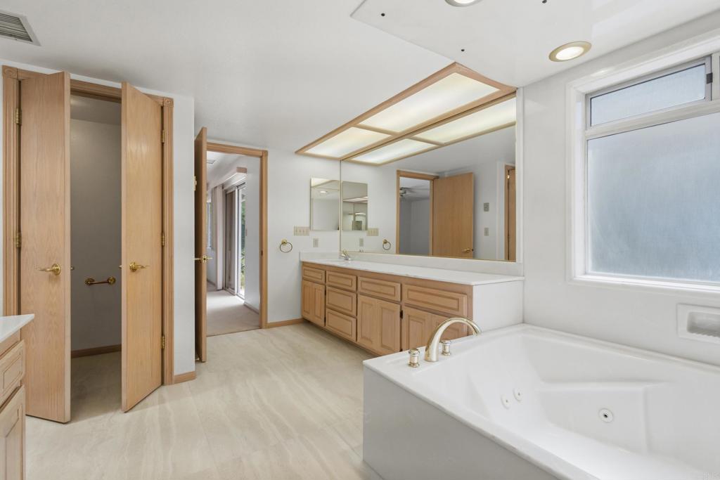 28104 Glenmeade Way Property Photo 31