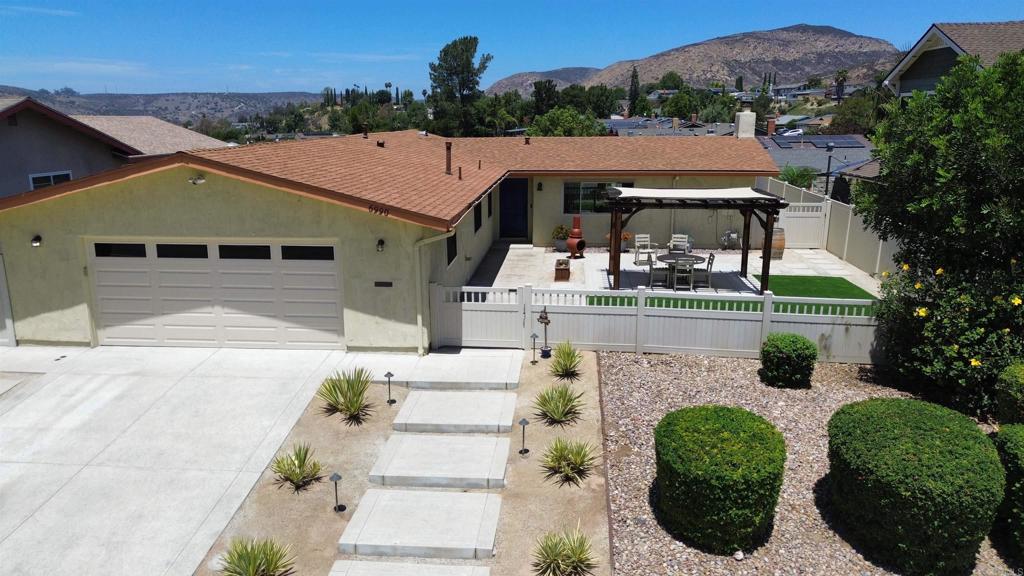 6990 Tuxedo Road Property Photo 1